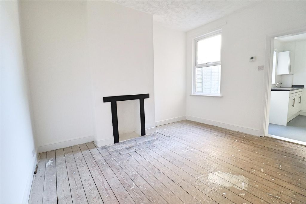 Property photo 3 of 14 Img_8519.Jpg