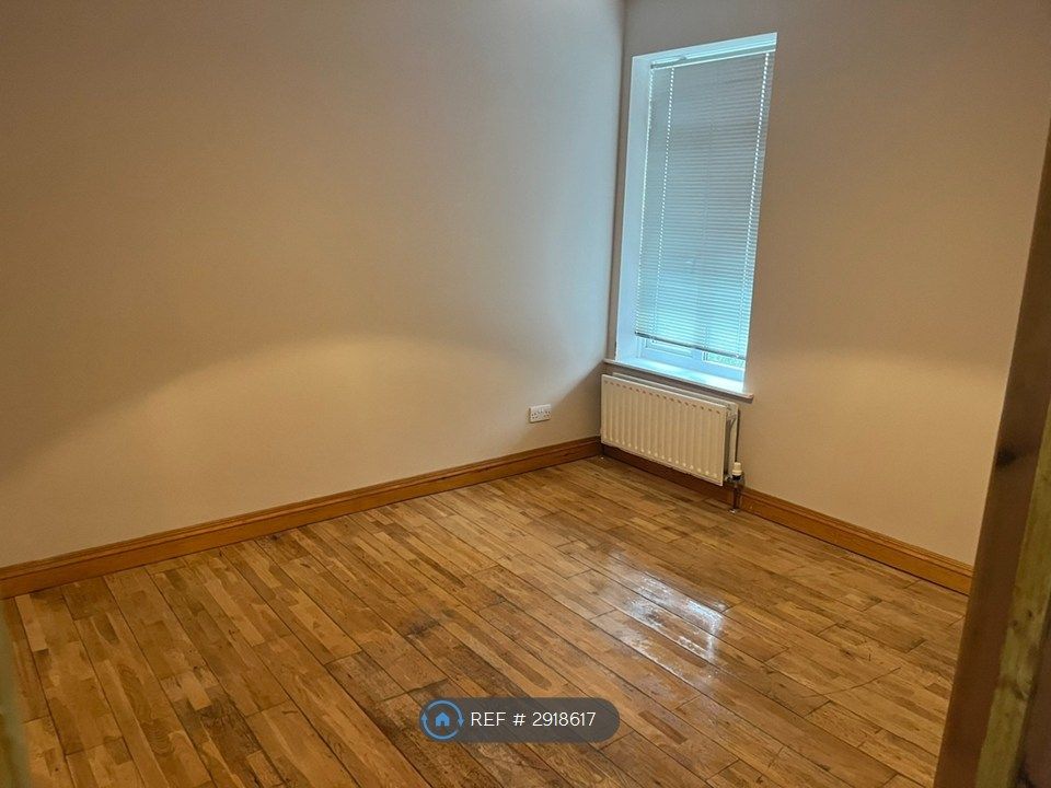 Property photo 3 of 7 Bedroom
