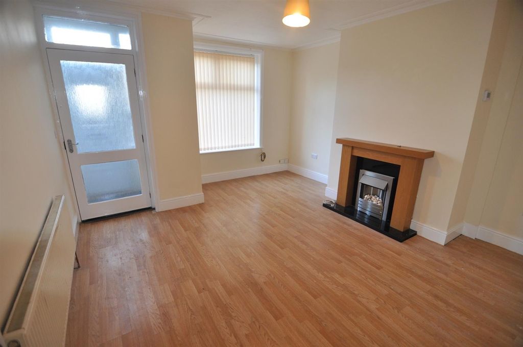 Property photo 1 of 7 Lounge