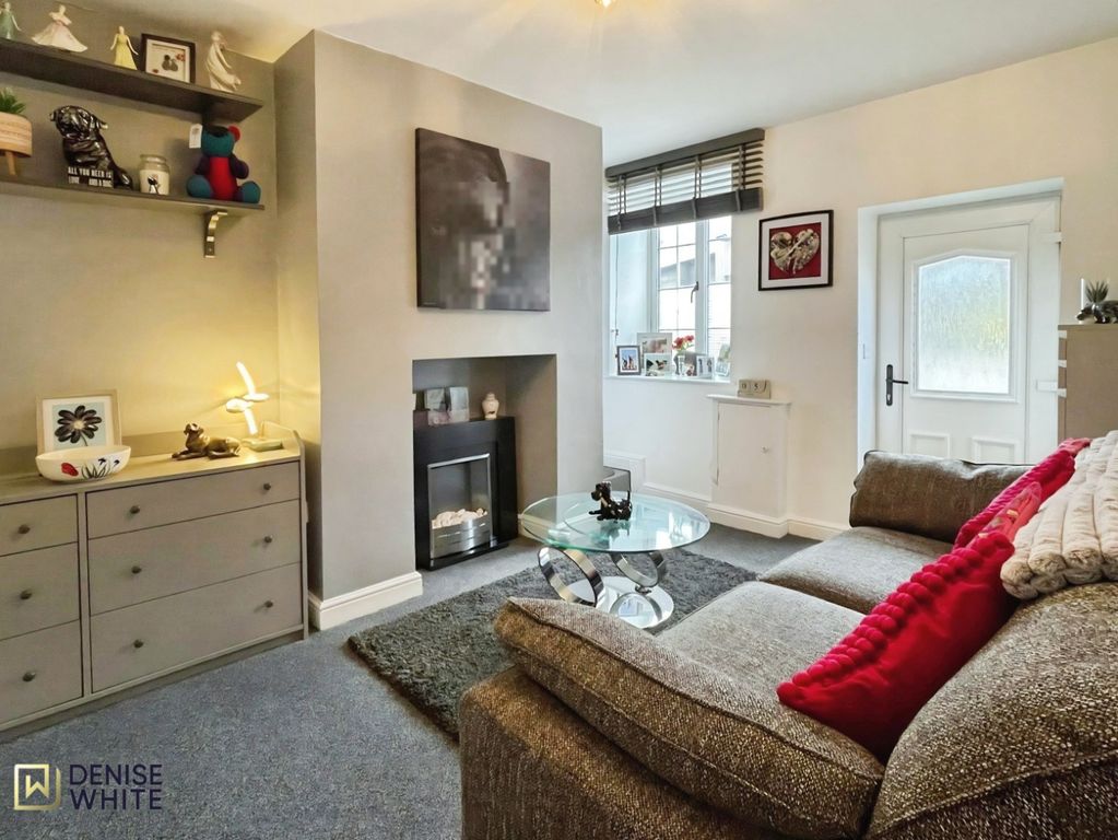 Property photo 2 of 11 Living Room