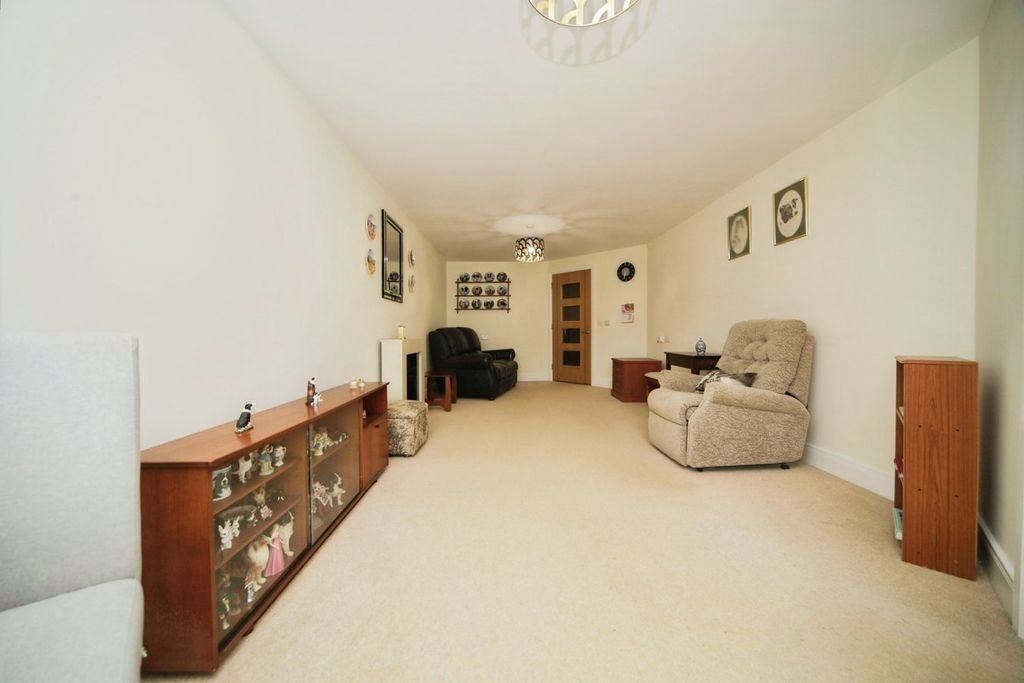 Property photo 3 of 9