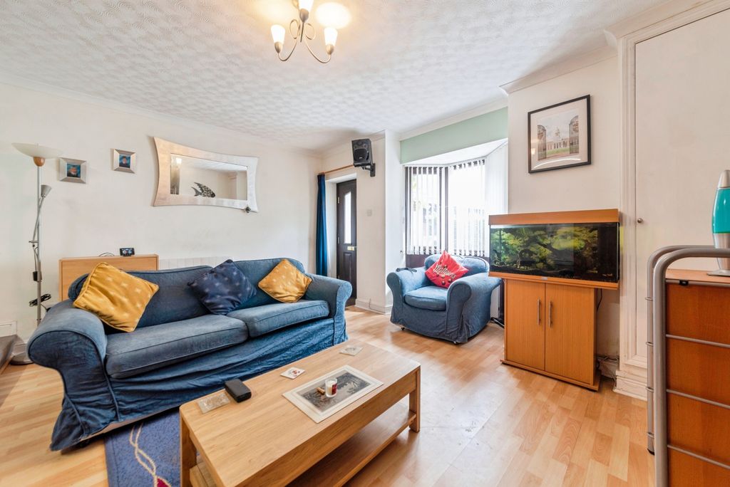 Property photo 3 of 9 3_Handley_Court-17