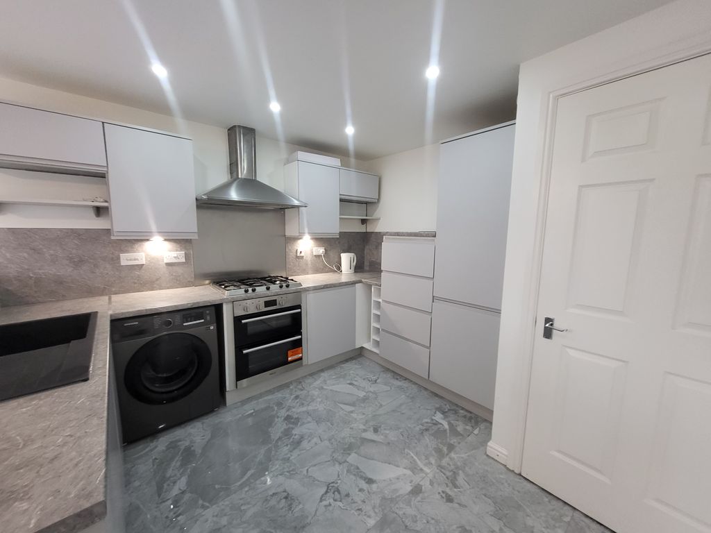 Property photo 2 of 23 Kitchen