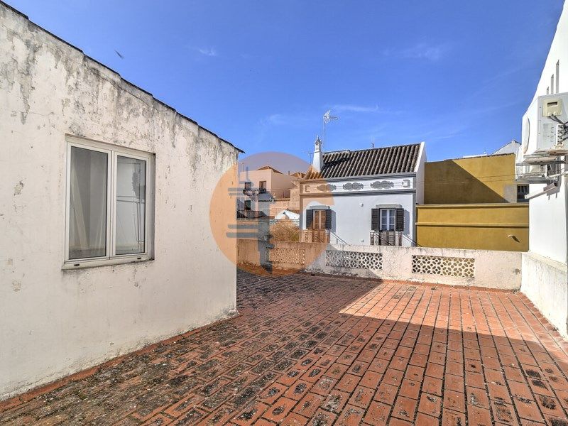 Property photo 2 of 27