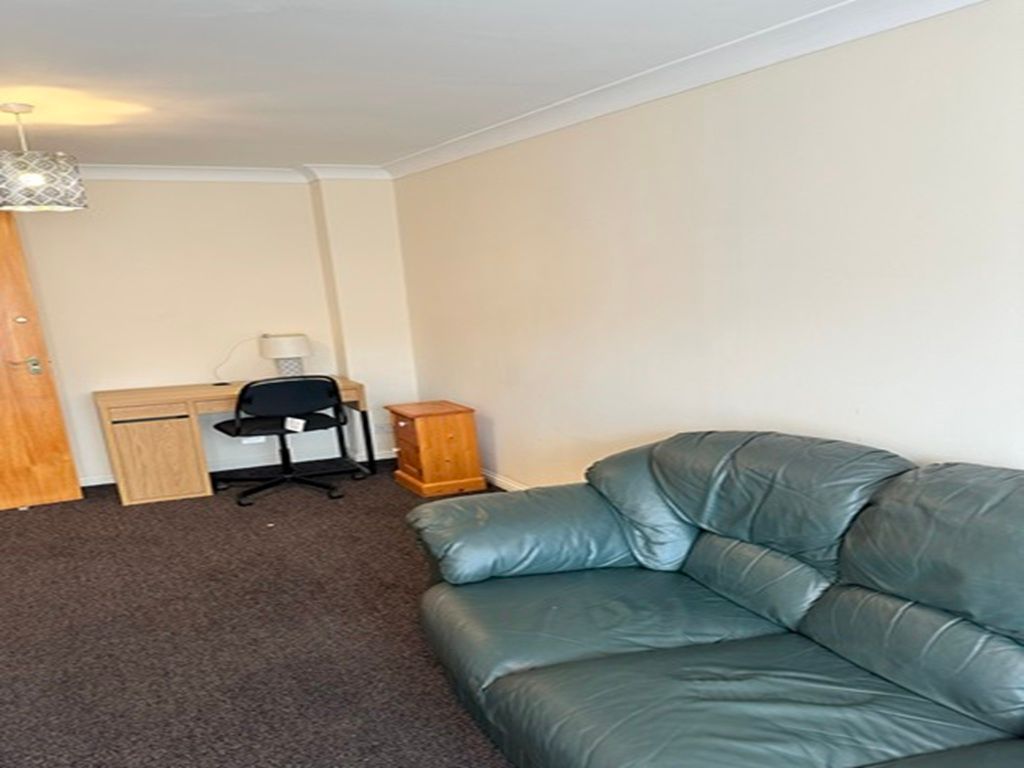 Property photo 3 of 25