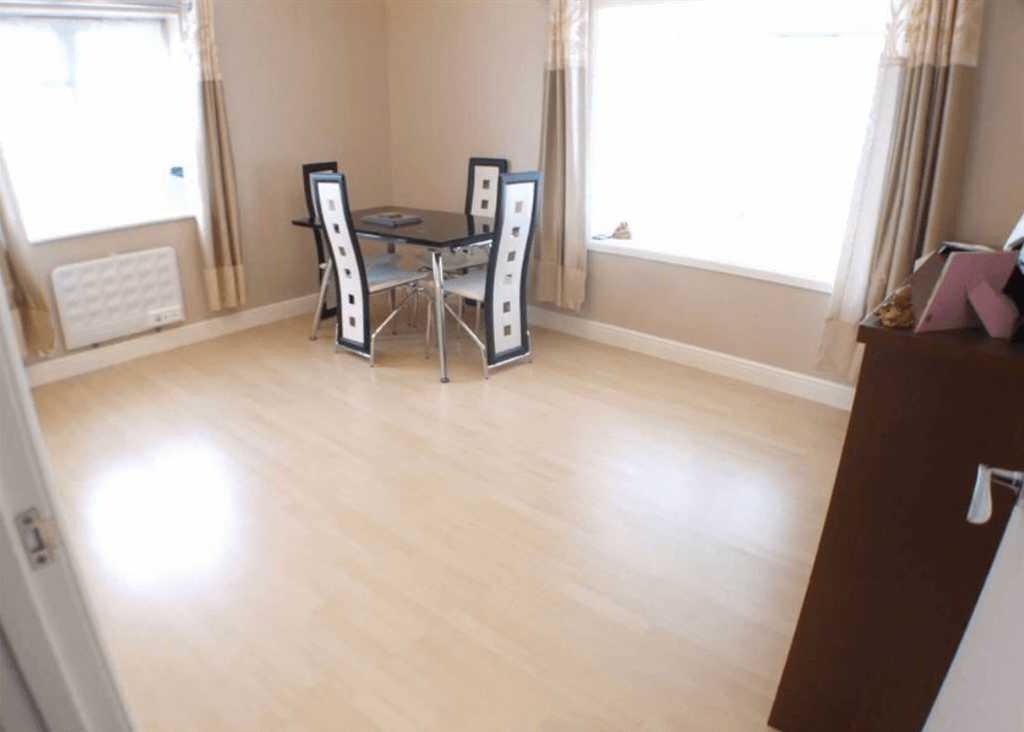 Property photo 2 of 5 Gallery