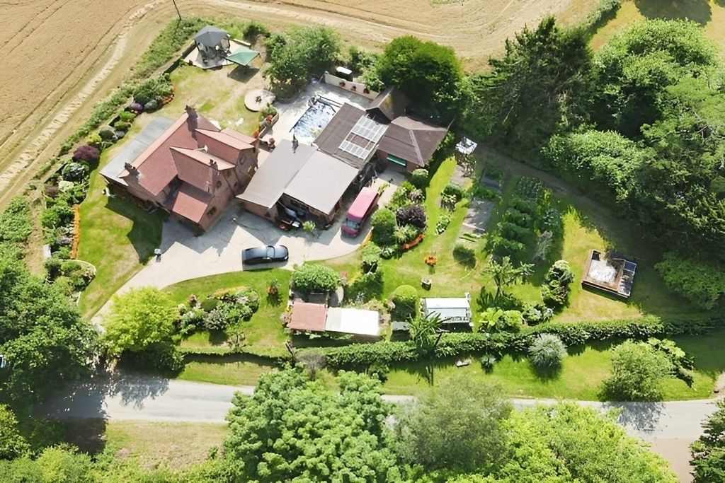 Property photo 3 of 34