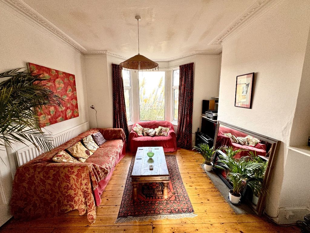 Property photo 3 of 21 4632356