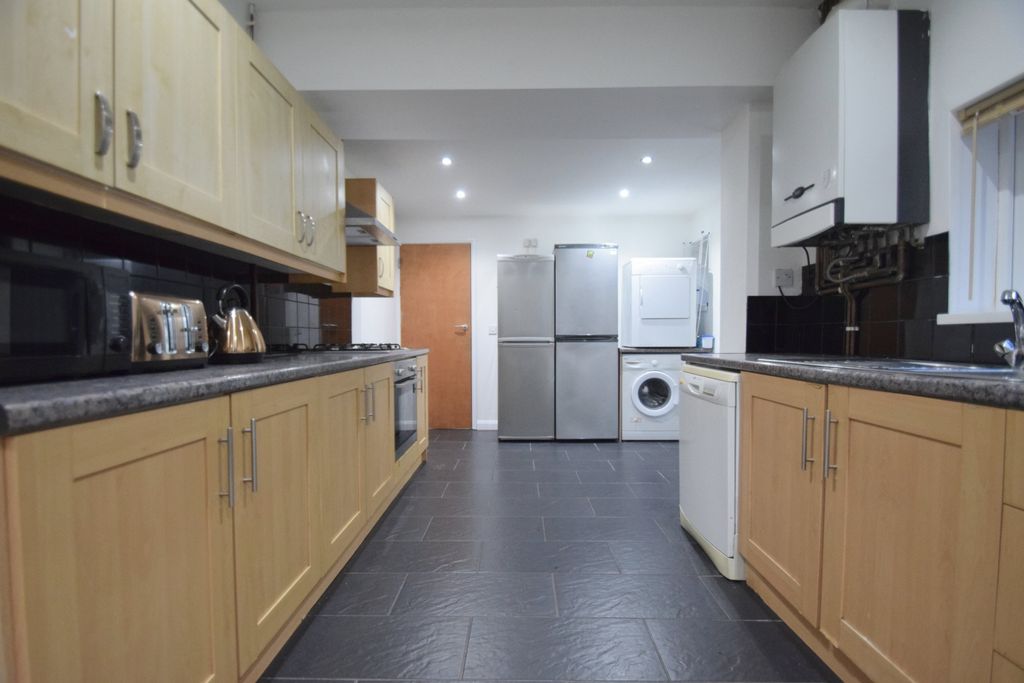 Property photo 2 of 15 Photo 7