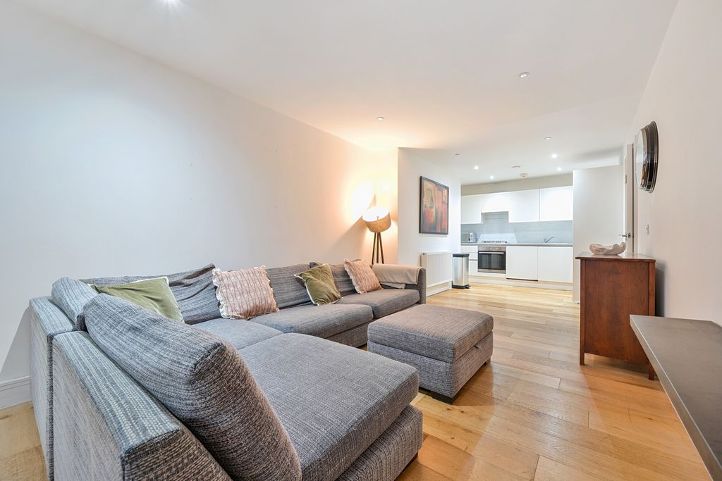 Property photo 2 of 24 Reception