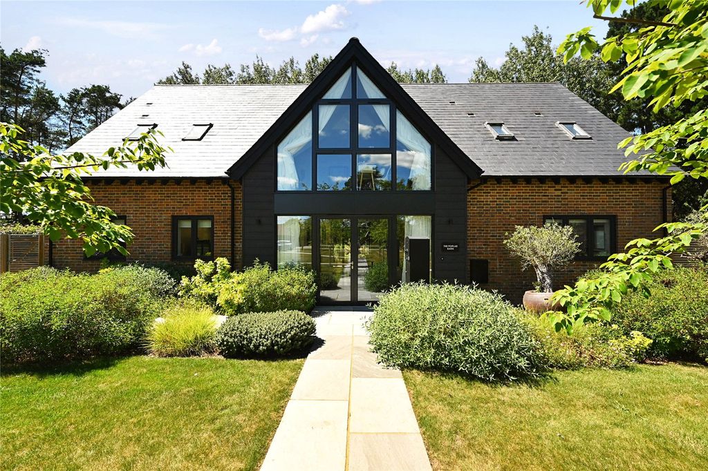 Property photo 1 of 52 Picture No. 09