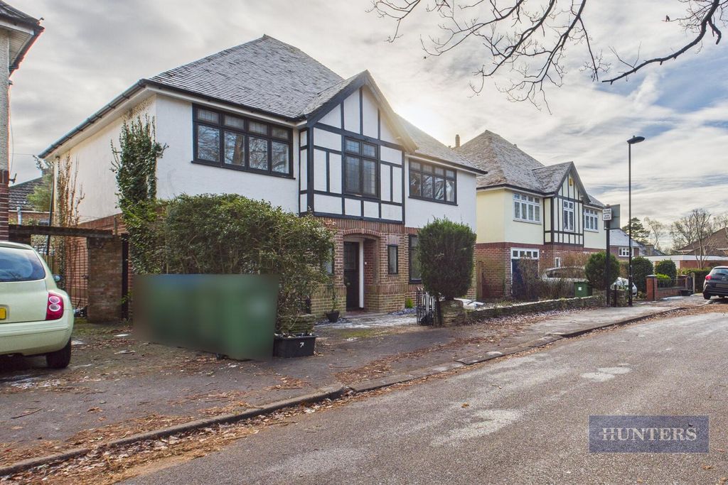 Property photo 2 of 22 Front (Exterior)