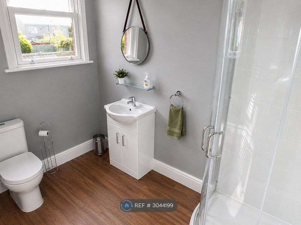 Property photo 3 of 14 Room 3 - En-Suite