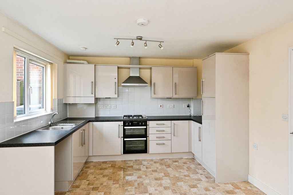 Property photo 2 of 16 Pbox-Img.Jpg