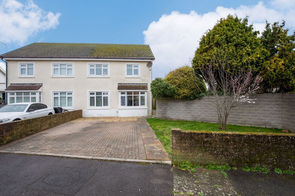 Property photo 1 of 33