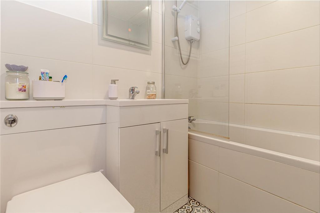 Additional image 8 of 1 bed flat for saleBadger Gardens, Worcester WR5