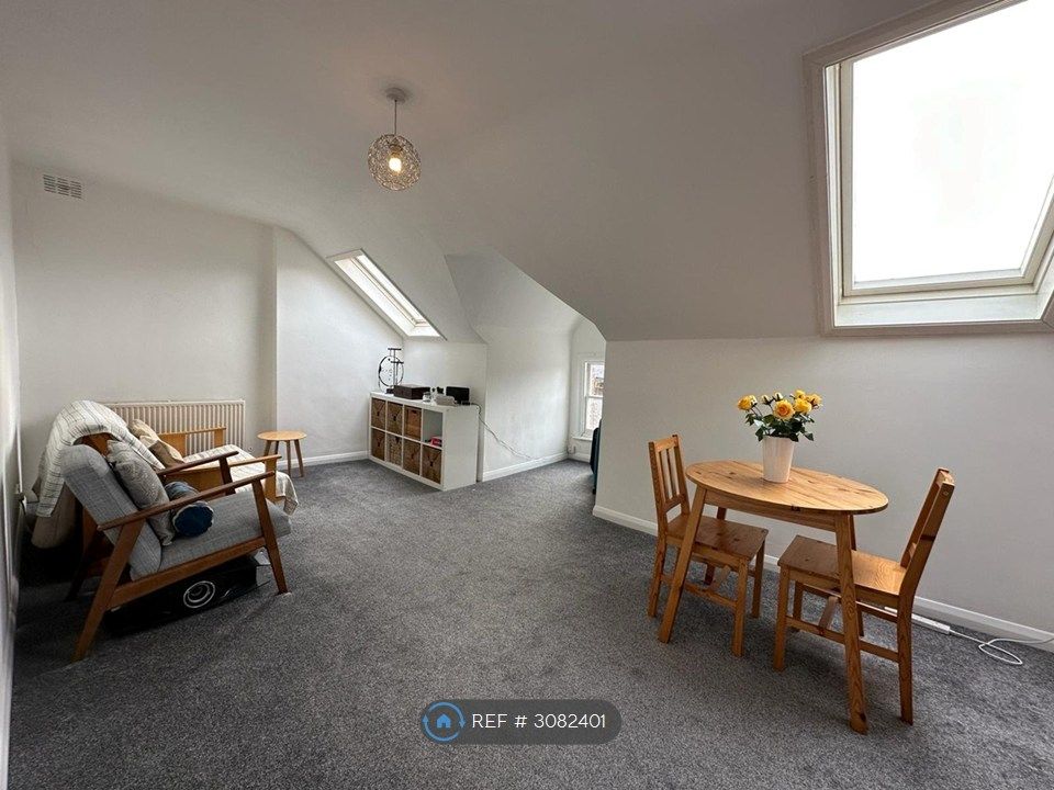 Property photo 3 of 21