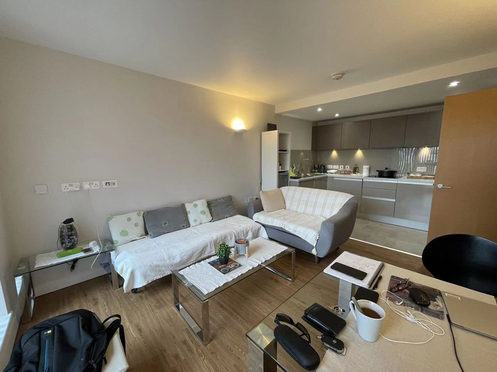 Property photo 2 of 8