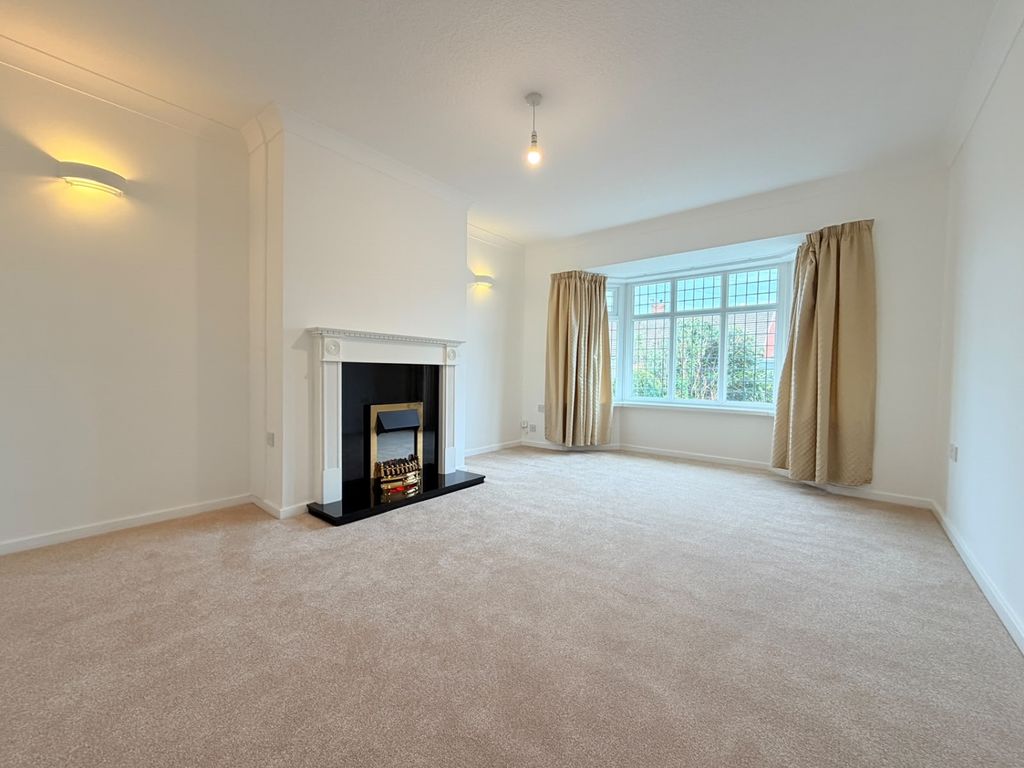 Property photo 2 of 9 84c79F75-7E2F-424c-A1F6-Bdebf264Fee9