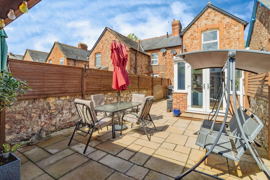 Property photo 3 of 17
