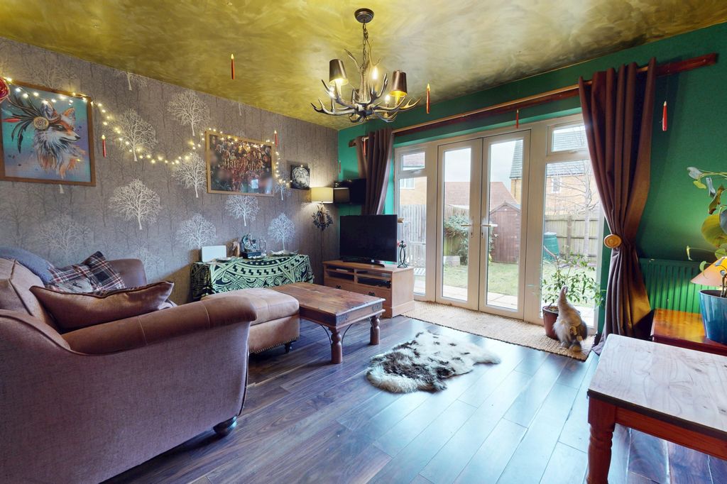 Property photo 2 of 12