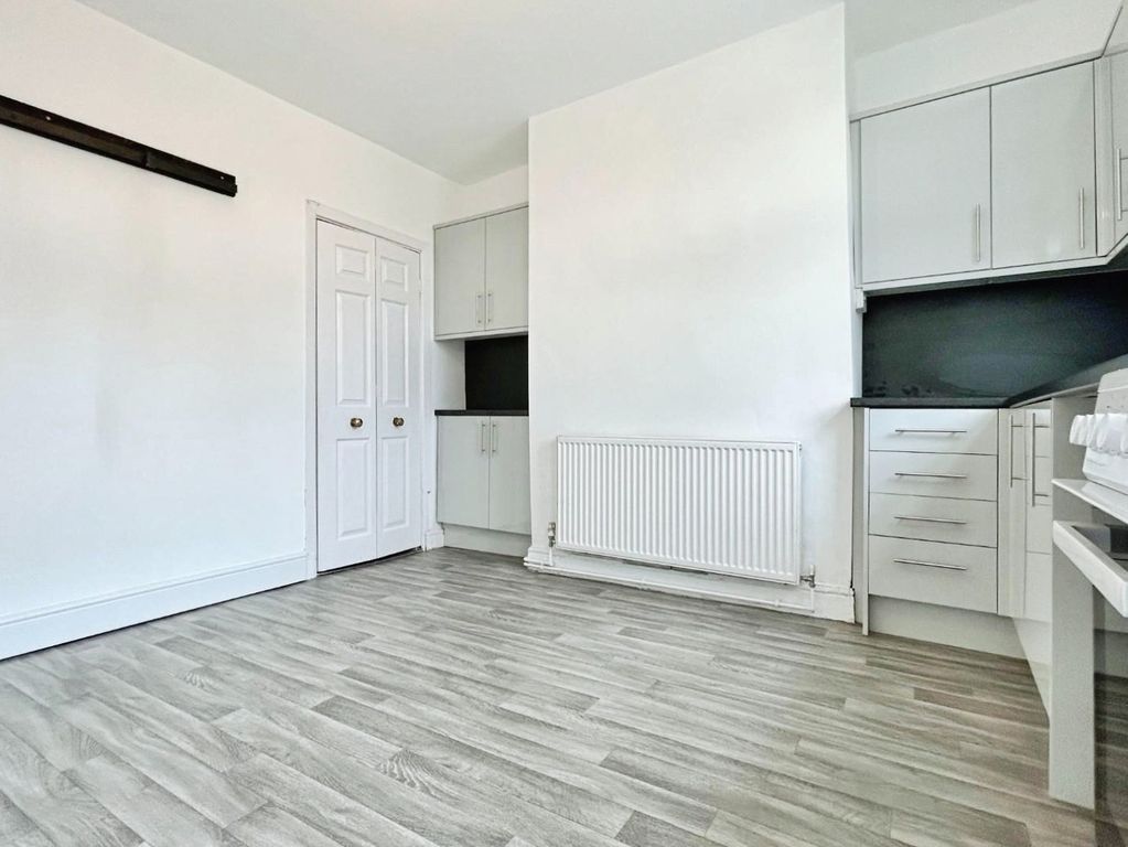 Property photo 3 of 13 Pbox-Img.Jpg