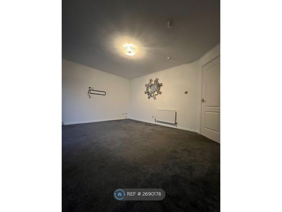 Property photo 2 of 34