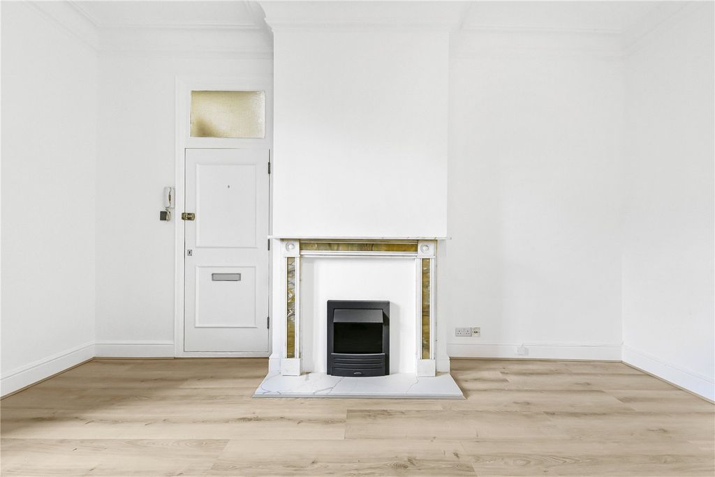 Property photo 3 of 12 Reception Room