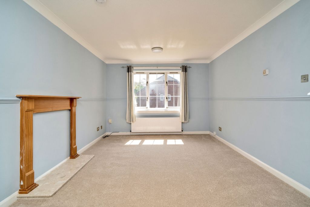Property photo 2 of 20