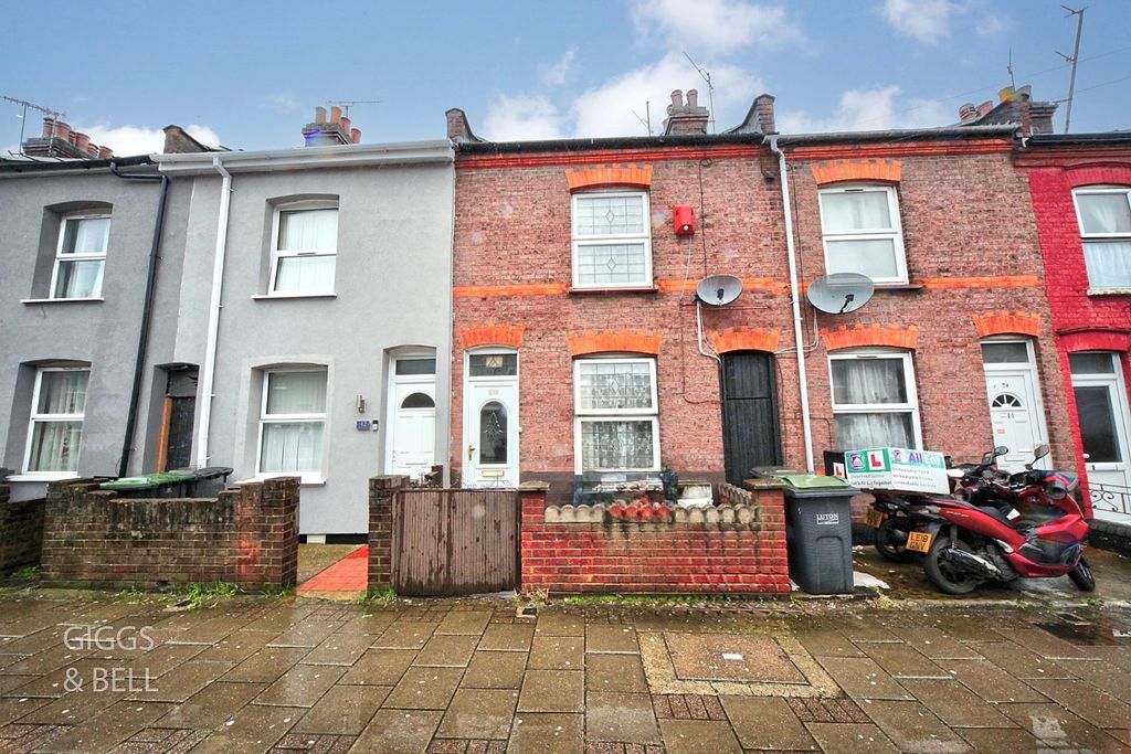 Property photo 1 of 16 4884420