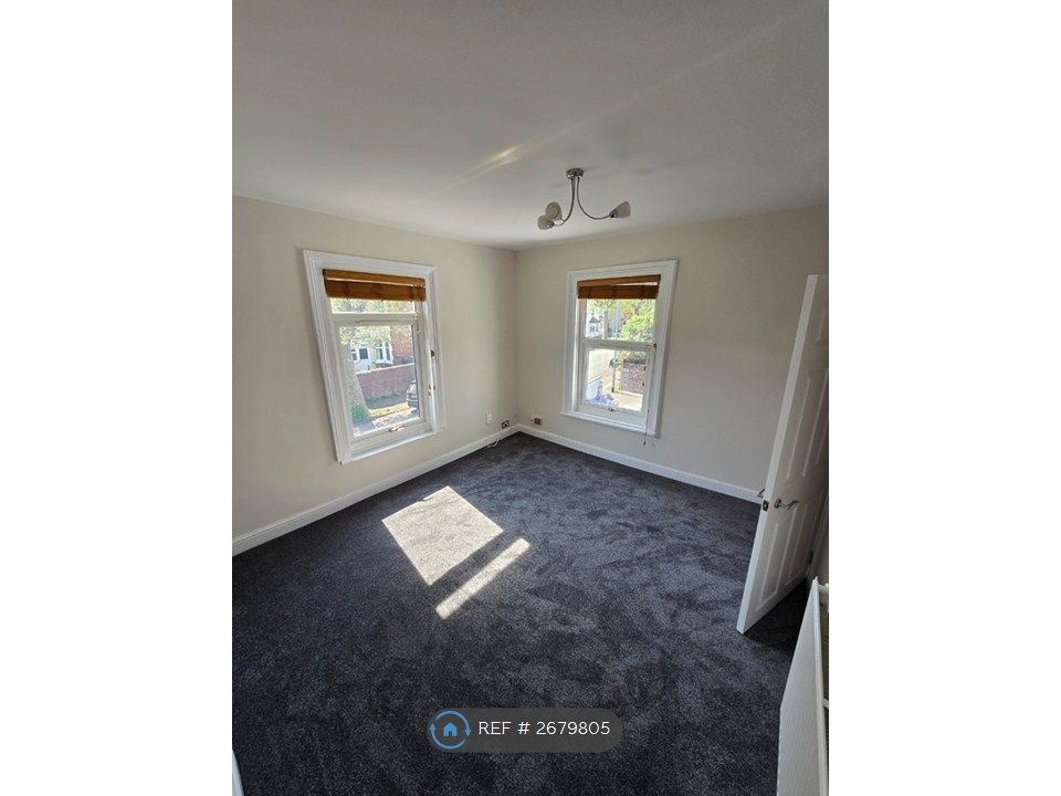 Property photo 3 of 15 Lounge