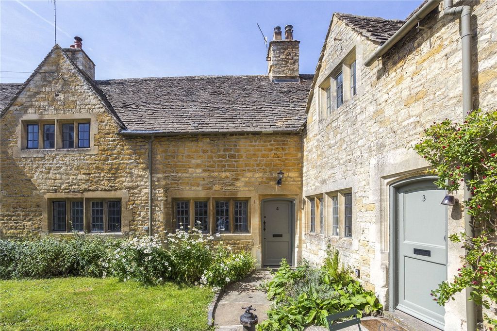 Property photo 1 of 15 4 The Square