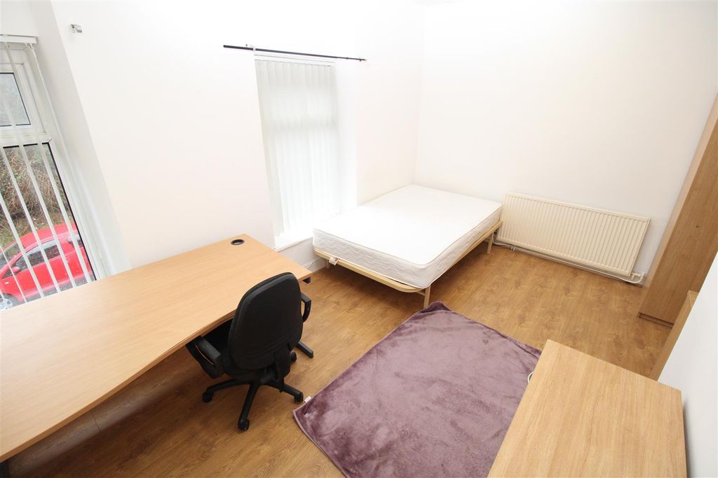 Property photo 1 of 4 Room 3.Jpg