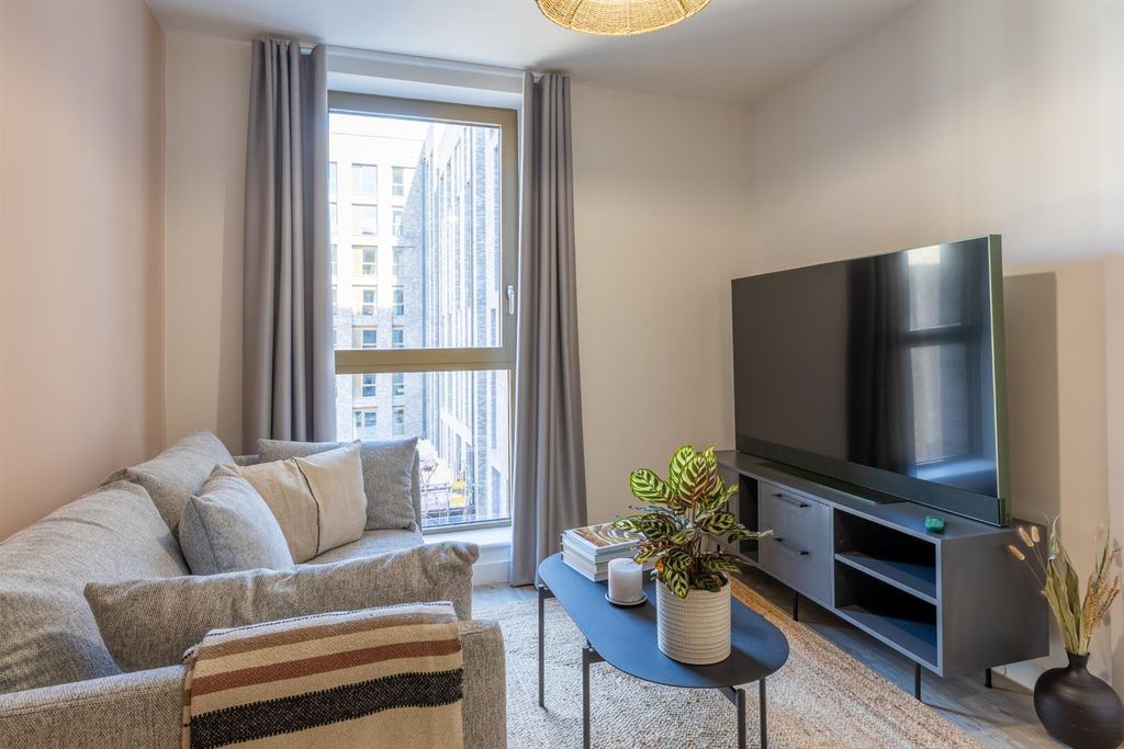 Property photo 1 of 7 1 Bed-11.Jpg