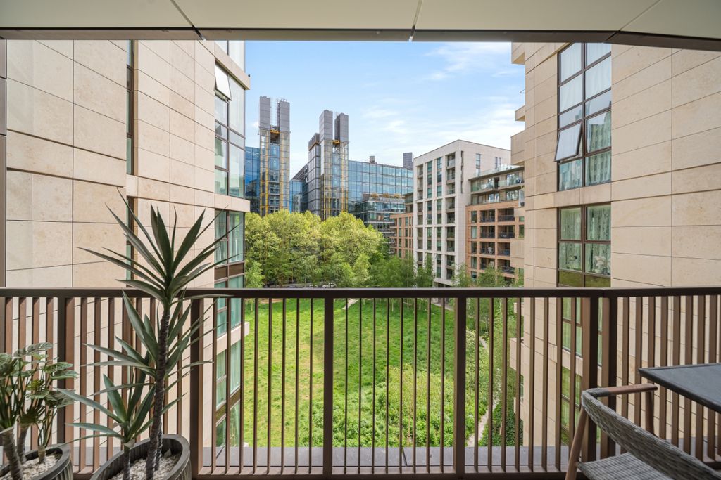 Property photo 2 of 16 Paddington Gardens B501-34.Jpg