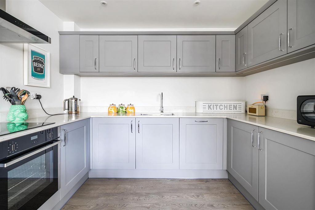 Property photo 3 of 20 1381725-11-691723Dd48Ebe.Jpg