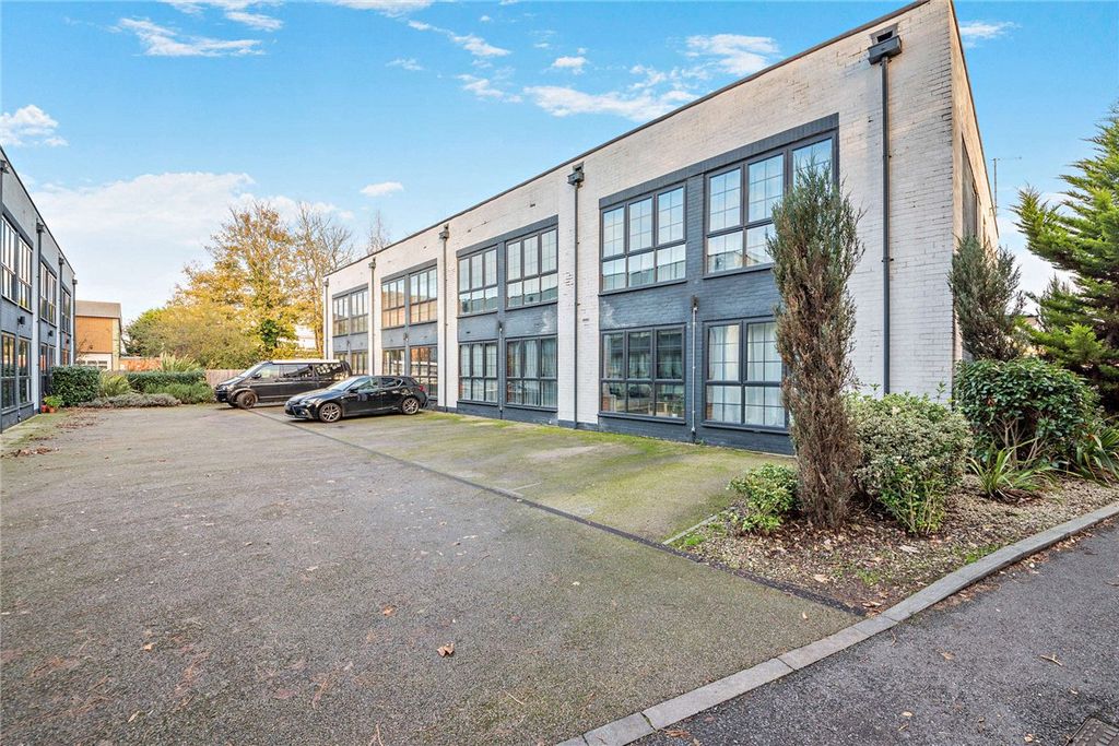 Property photo 2 of 11 Picture No. 01