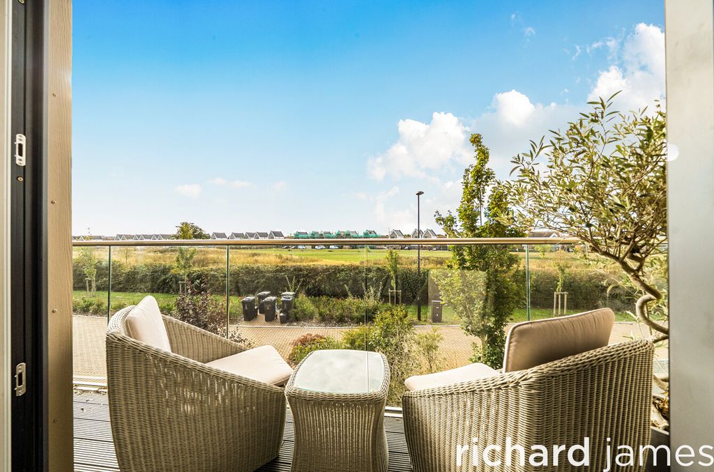 Property photo 2 of 13 8843Dfa73Df74Bdfa5c2Acec024B4397