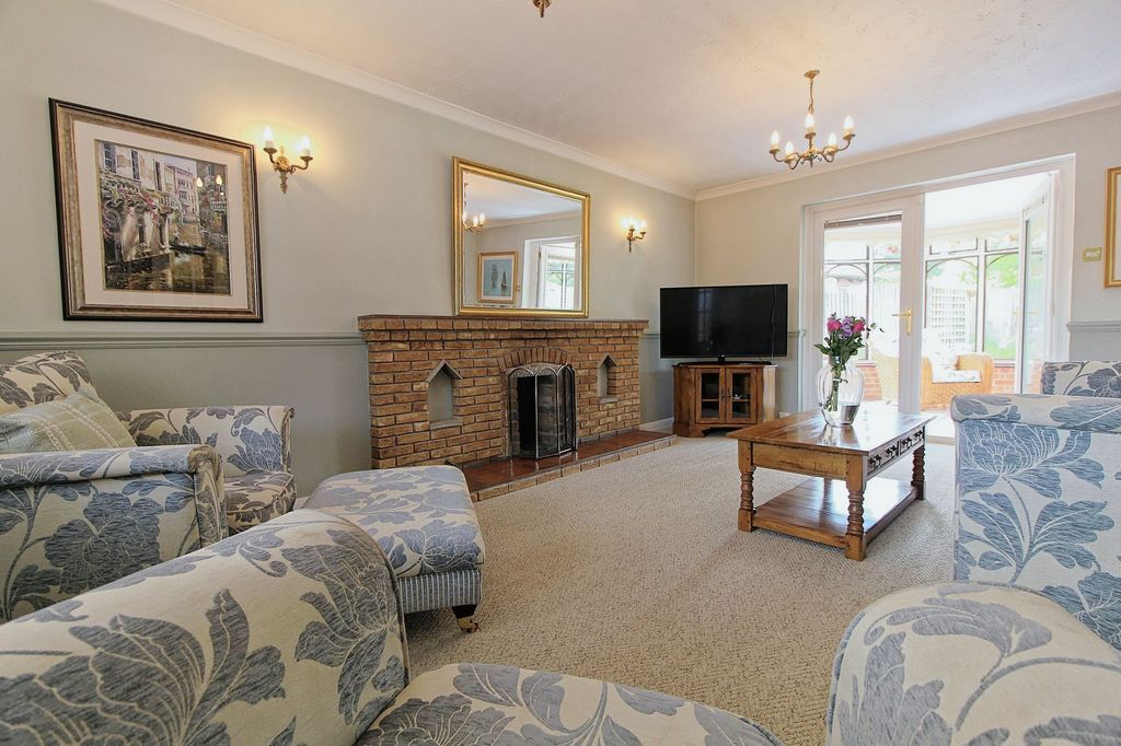 Property photo 3 of 34