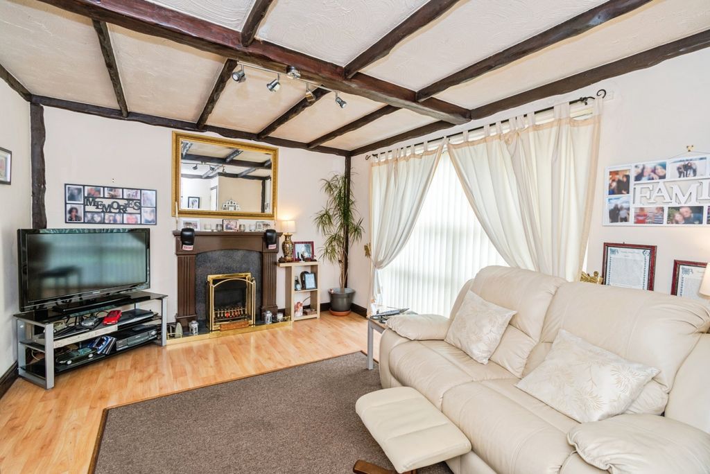 Property photo 3 of 18 Photo