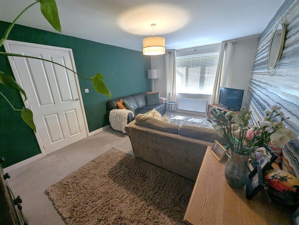 Property photo 3 of 28 Pxl_20250712_122424308.Raw-01.Cover.Jpg