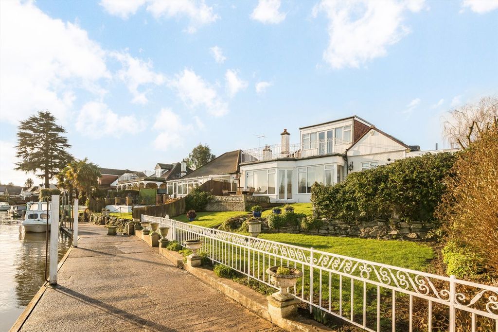 Property photo 1 of 2