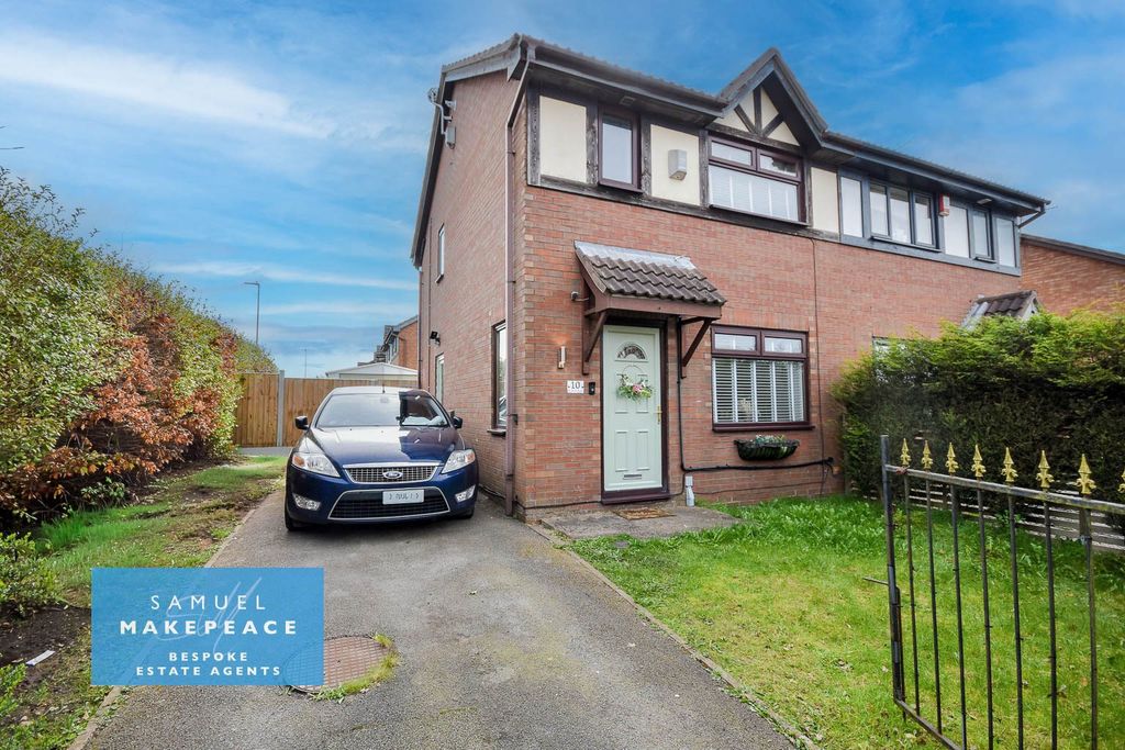 Property photo 1 of 19 Three Bedroom Semi-Detached With Detached Garage And Driveway