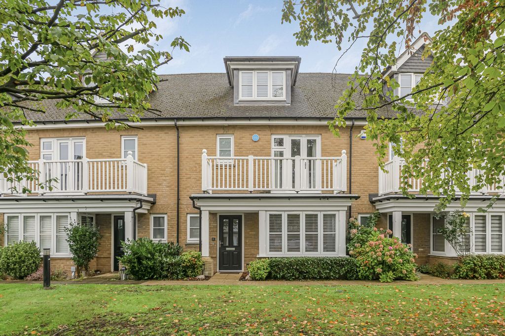 Property photo 1 of 32