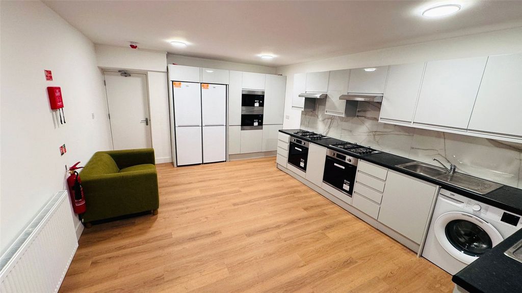 Property photo 2 of 24 Picture No. 06