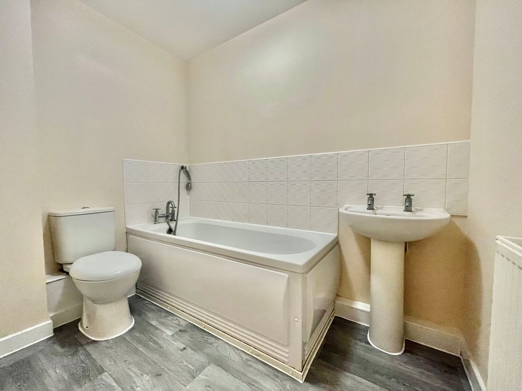 Additional image 10 of 3 bed flat for saleCourthouse Road, Tetbury, Gloucestershire GL8