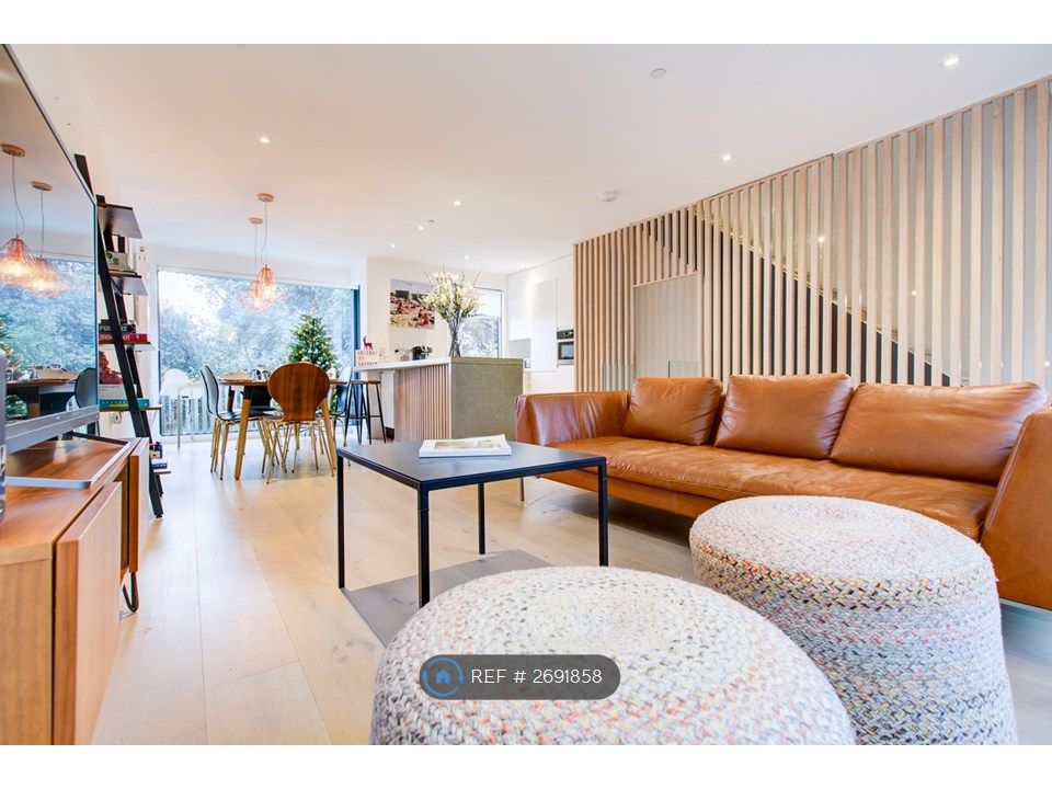 Property photo 2 of 33