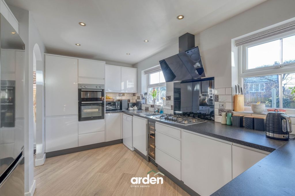 Property photo 2 of 15