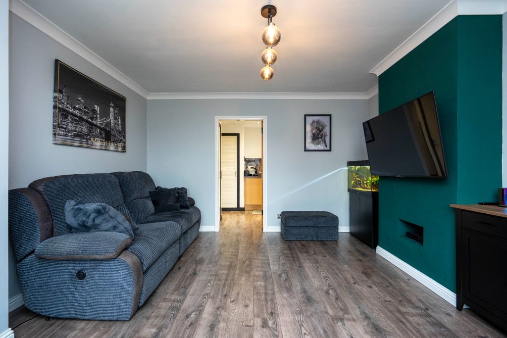Property photo 3 of 24 5601516