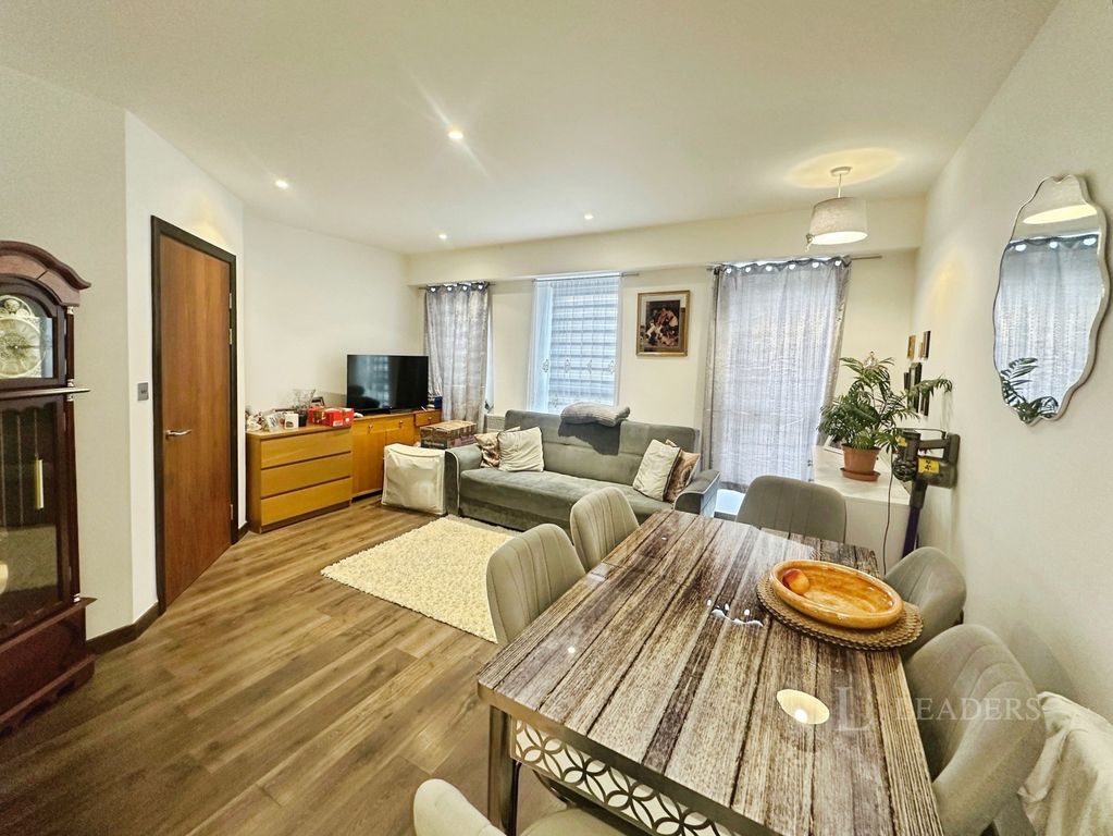 Property photo 3 of 10 Pbox-Img.Jpg